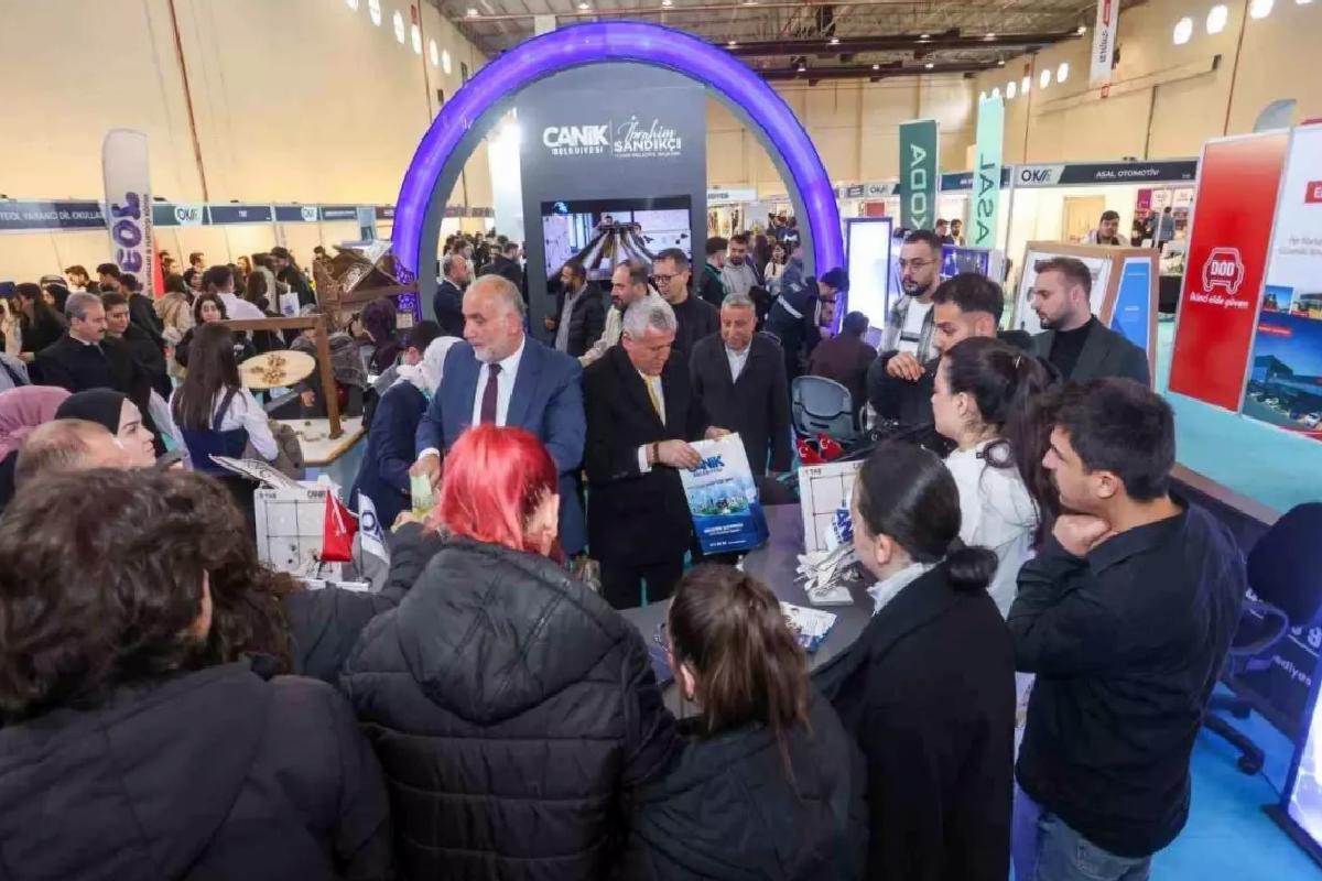 Canik Belediyesi OKAF’25’te Ziyaretçilerin İlgi Odağı Oldu