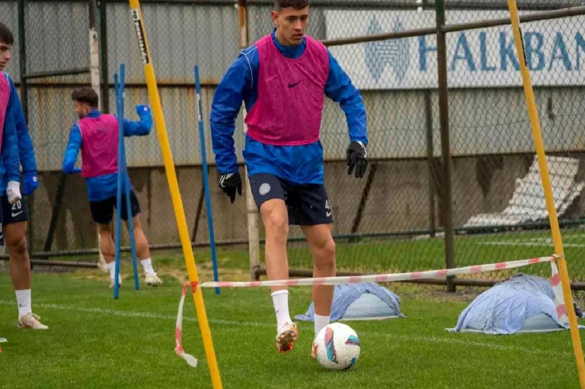 Çaykur Rizespor Trabzonspor Maçına Hazırlanıyor