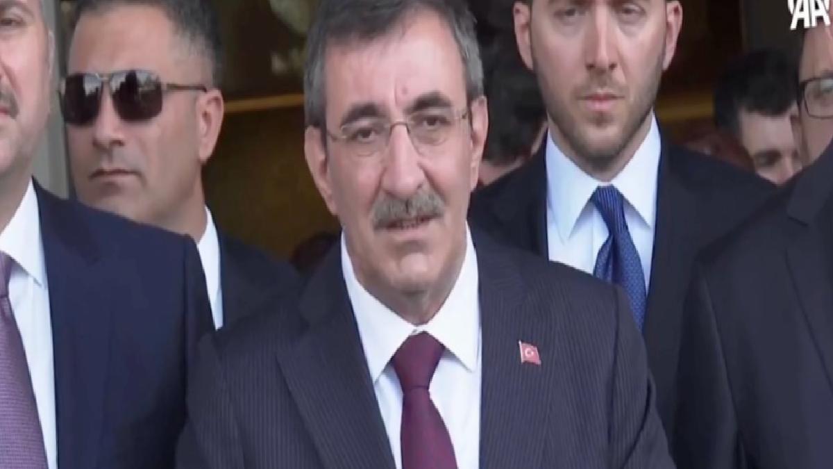 Cevdet Yılmaz, Sırrı Süreyya Önder’i hastanede ziyaret etti
