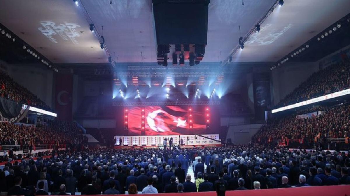 CHP’de olağanüstü kurultay günü
