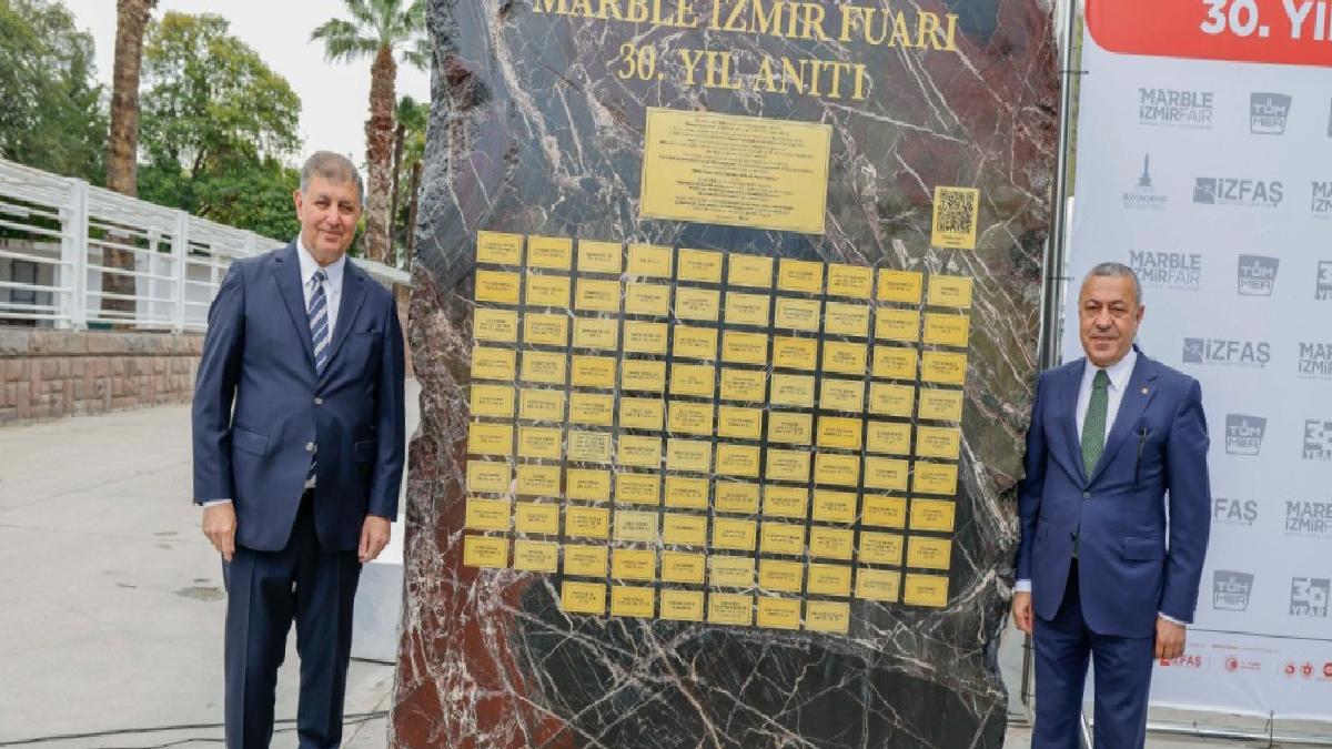 CHP’den İzmir’e bir heykel daha: Cemil Tugay açılışı yaptı