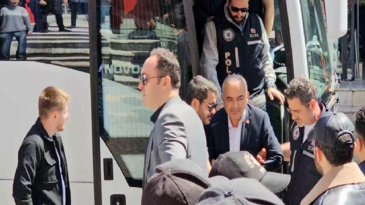 CHP’li Eski Belediye Başkanı Usulsüzlük İddiasıyla Adliyeye Sevk Edildi