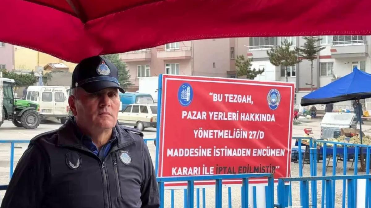 Çorum’da Pazarcının Domatesleri Çöpe Döktüğü İçin Satış Alanı İptal Edildi