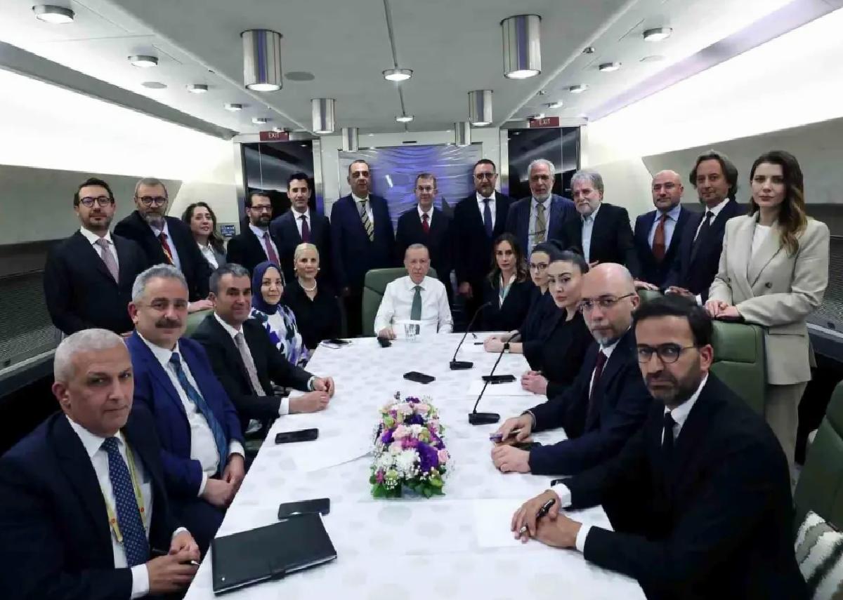 Cumhurbaşkanı Erdoğan: “CHP, millete bantların arkasına yine neyi sakladıklarını, hangi şaibeli işlere giriştiklerini izah etmek zorundadır”