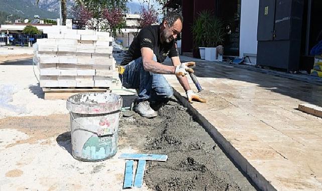 Cumhuriyet Meydanı’nda çalışmalar devam ediyor 