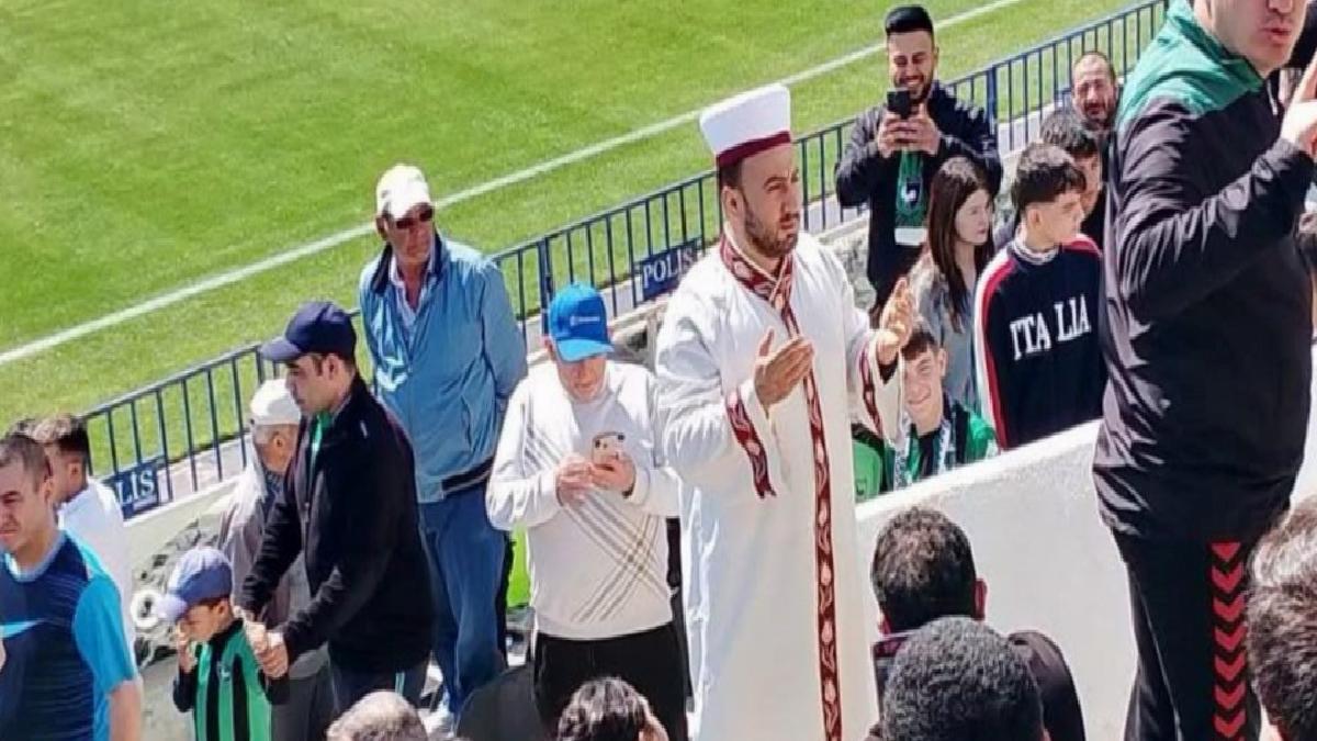 Denizlispor taraftarı, sarık ve cübbe giydi