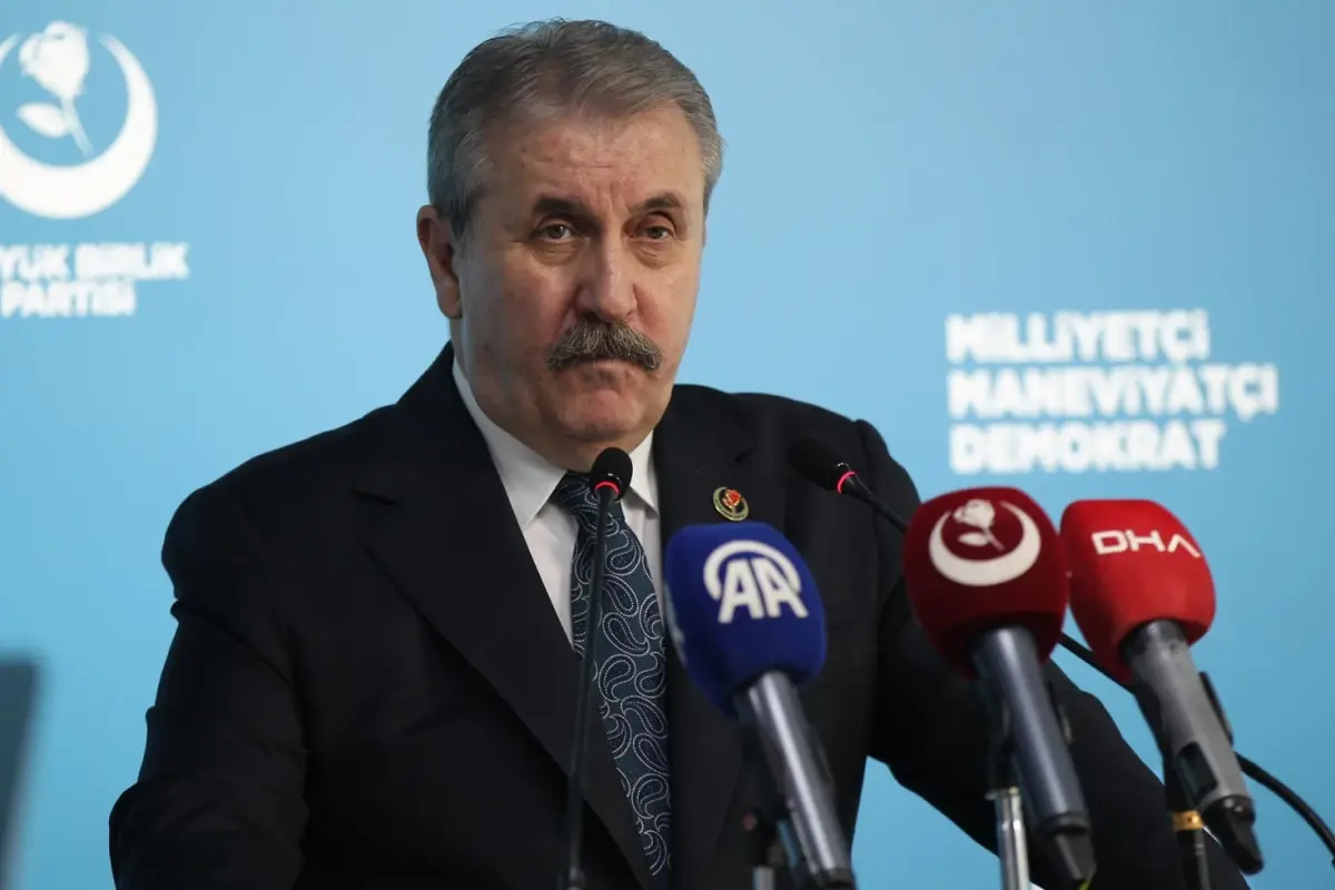 Destici: DEM Parti ve türevleri bir kez daha açılmamak üzere kapatılmalı