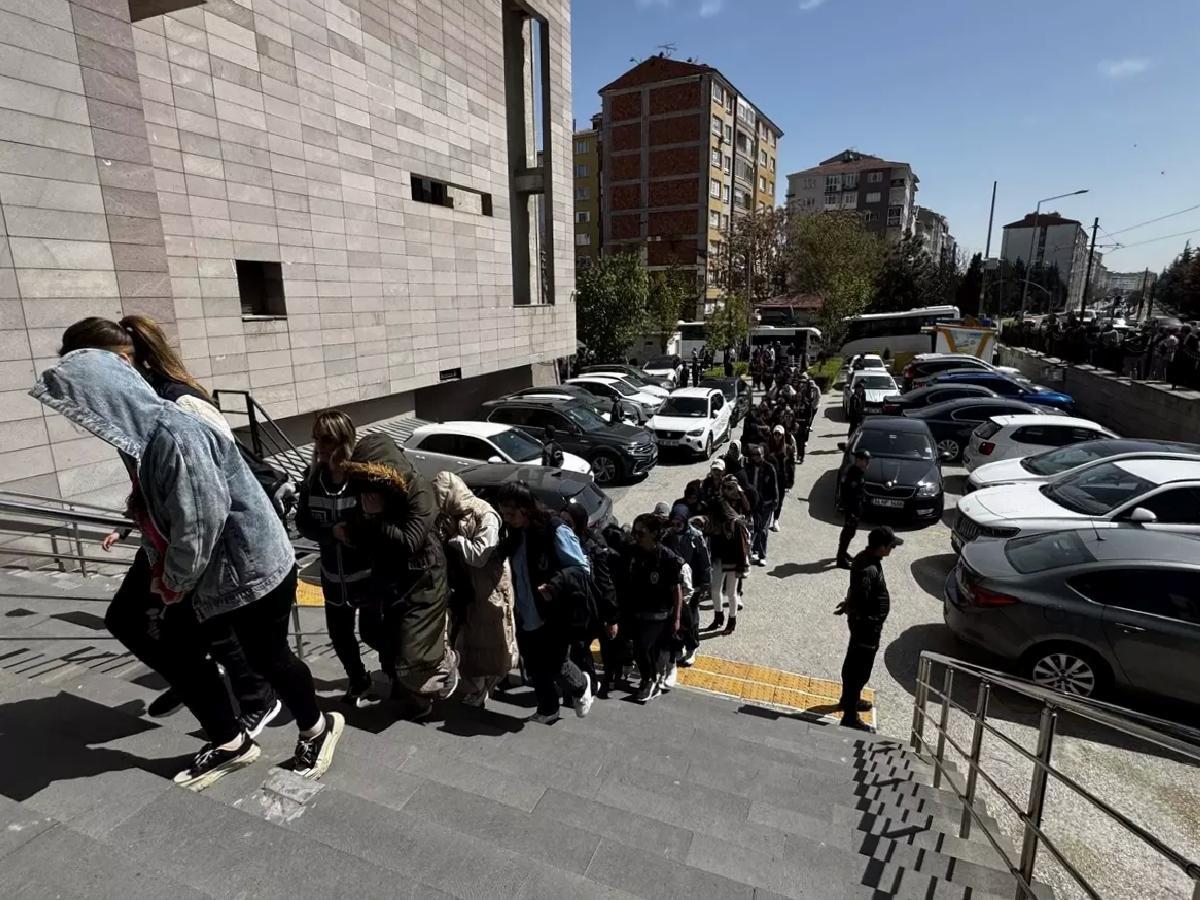 Dijital Dolandırıcılık Operasyonu: 70 Gözaltı