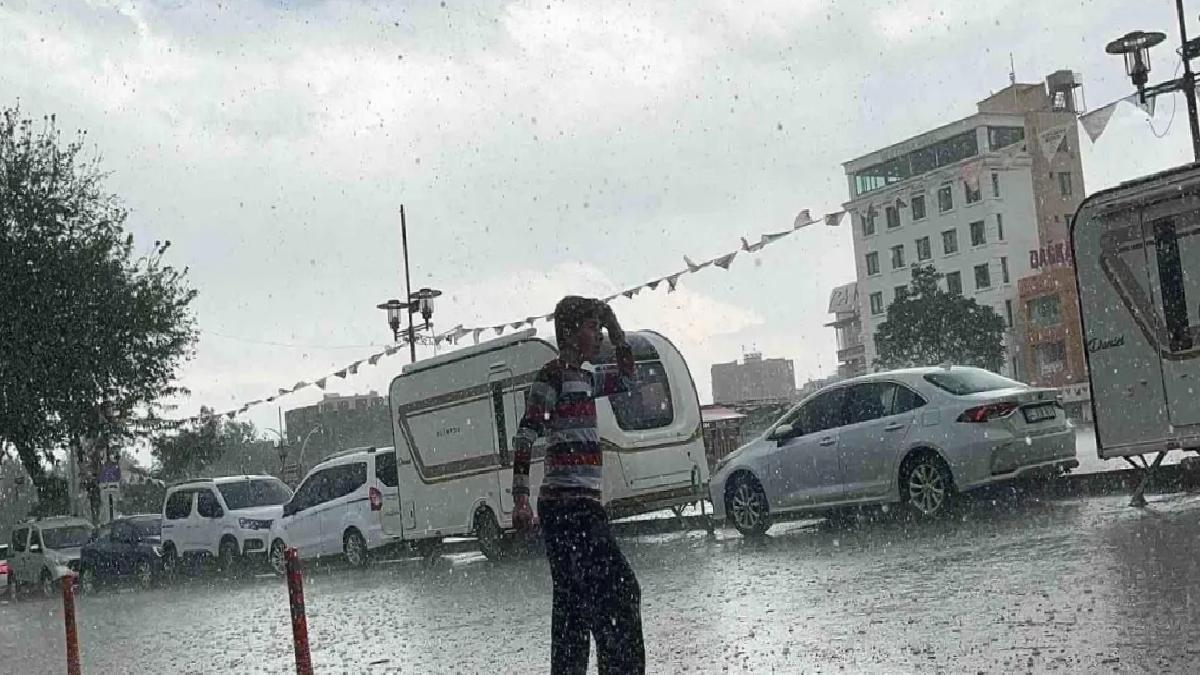 Diyarbakır’da Dolu ve Sağanak Yağış