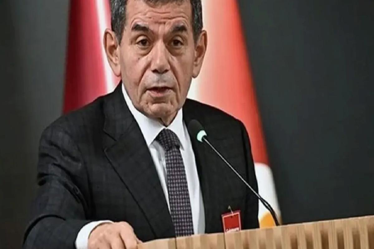 Dursun Özbek derbi biter bitmez telefona sarılmış