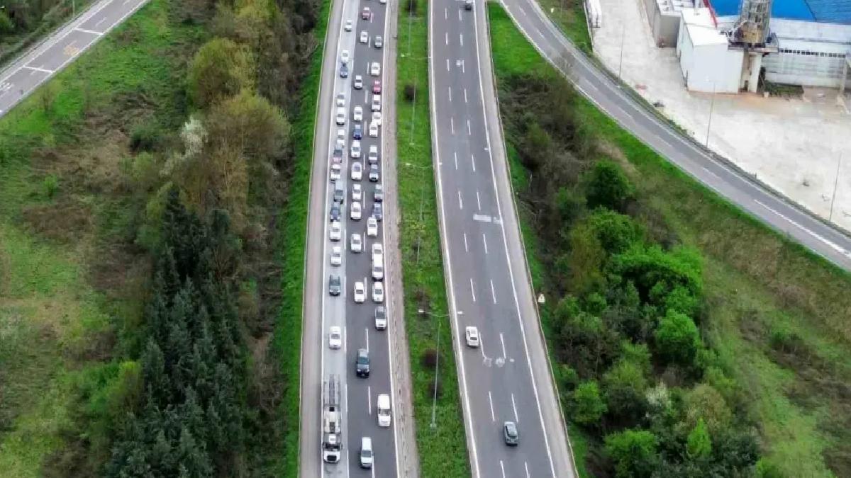 Düzce Otoyolunda Bayram Yoğunluğu