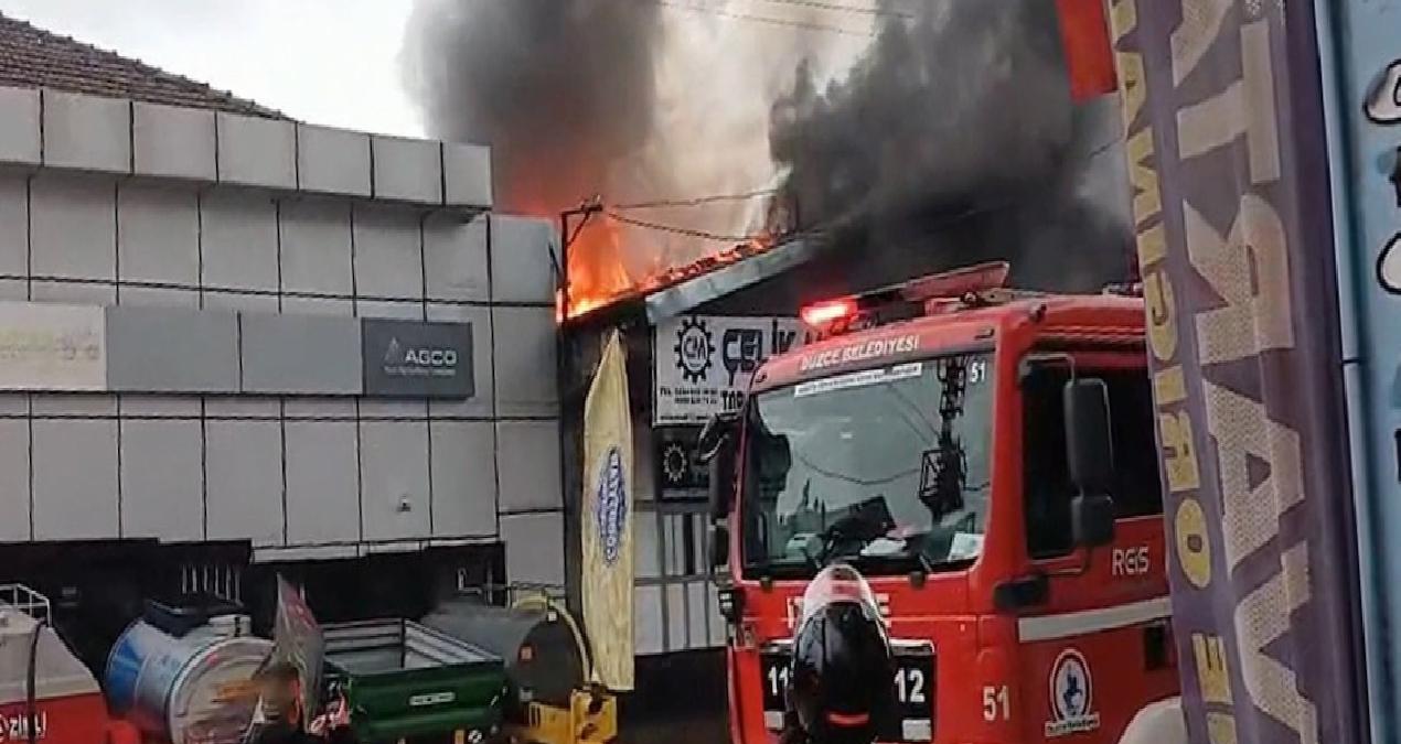 Düzce’de iş yeri alev alev yandı