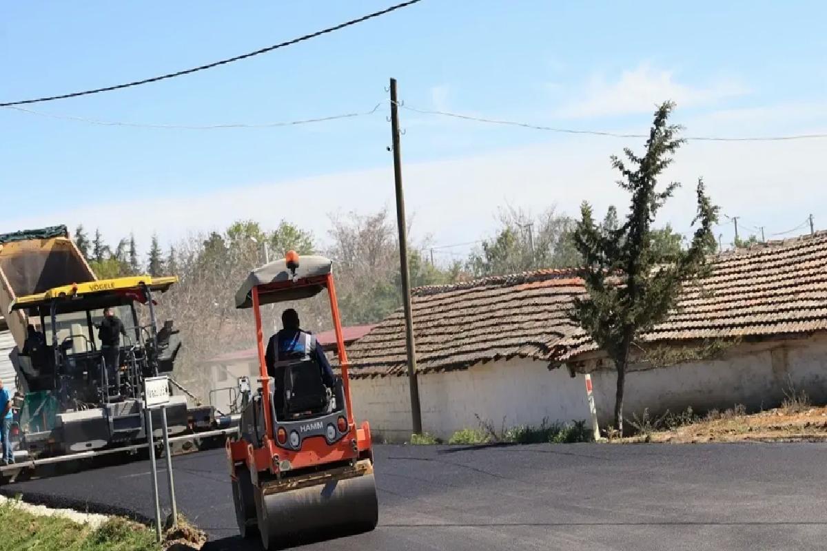 Edirne’nin Köy Yollarına Sıcak Asfalt