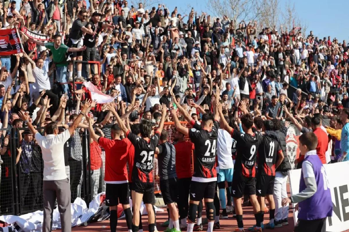 Ege ekipleri Play-Off’a koşuyor