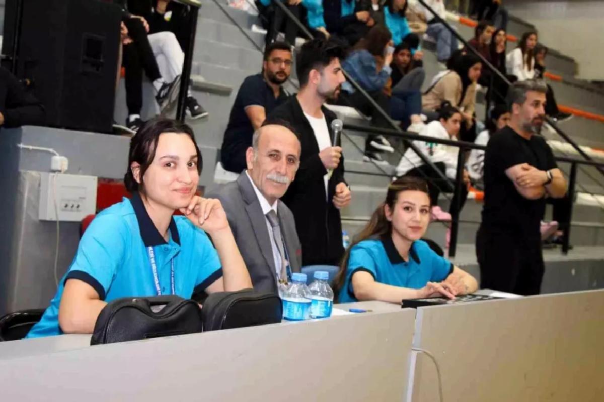 Erciş’te Voleybol Turnuvası Coşkuyla Tamamlandı