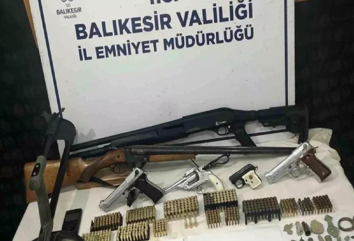 Erdek’te Kaçak Silah ve Tarihi Eser Operasyonu