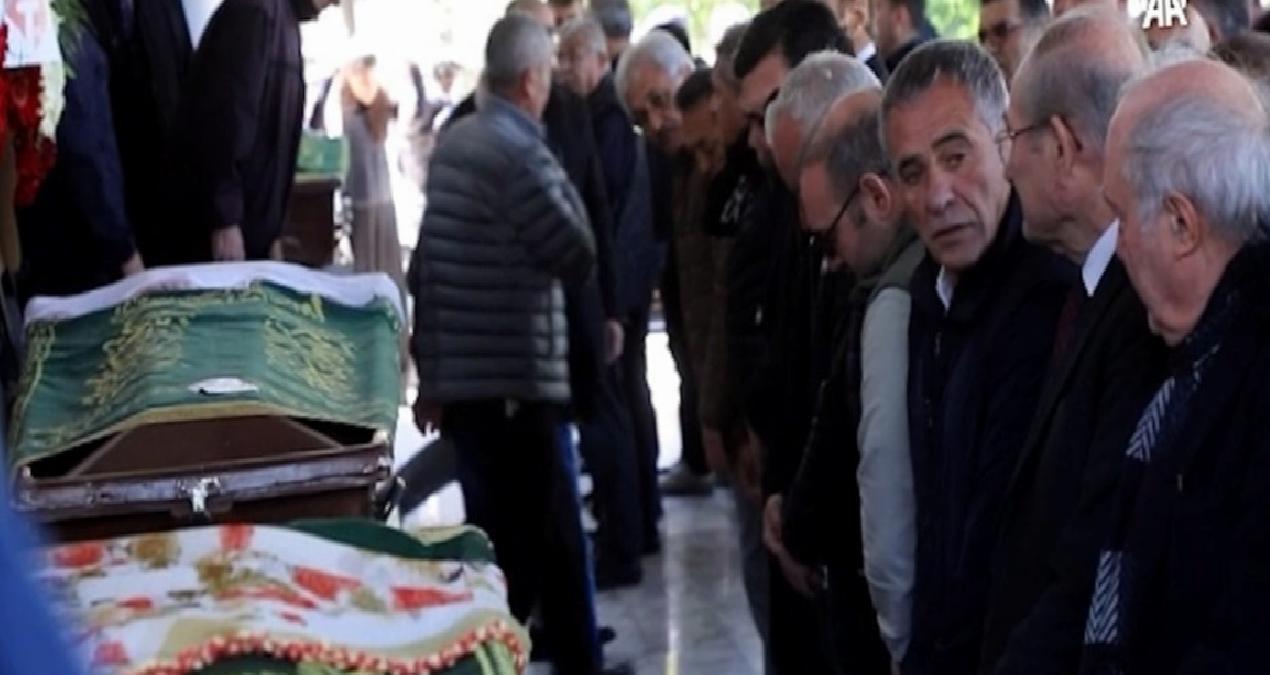 Ersun Yanal’ın annesi Bahriye Yanal toprağa verildi