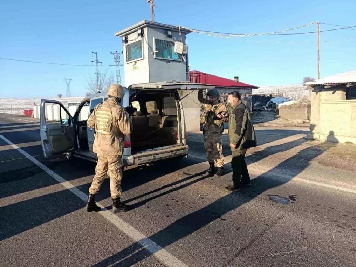 Erzurum’da 20 Kaçak Göçmen Yakalandı