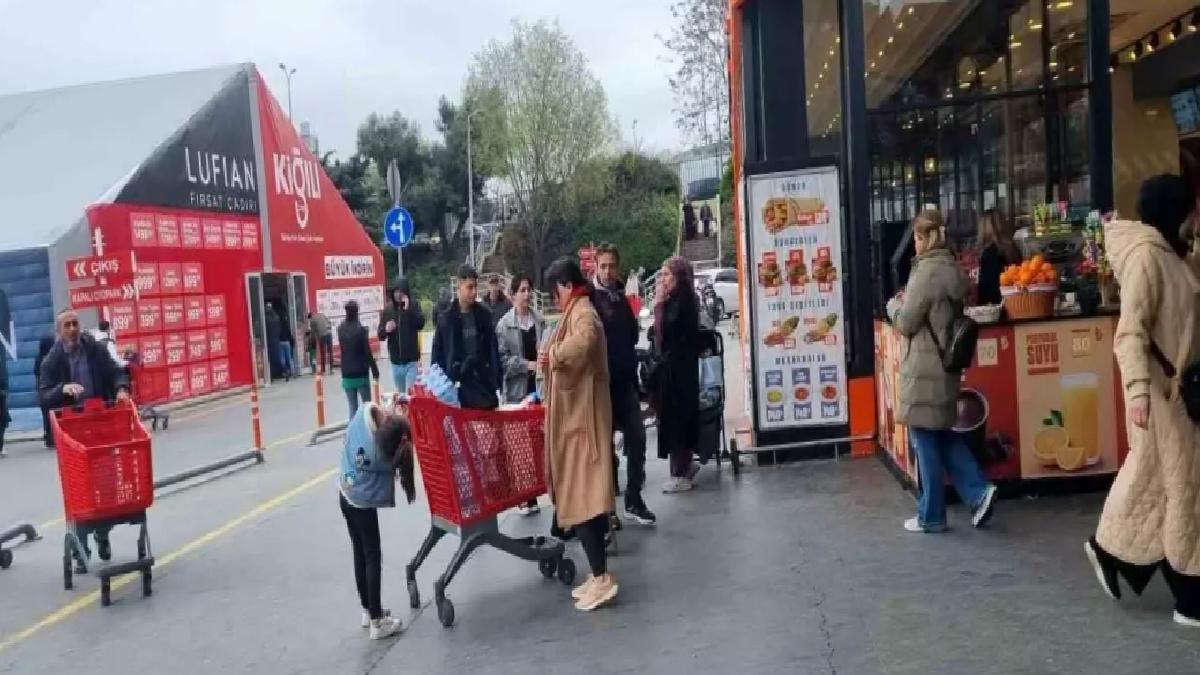 Esenyurt’ta Boykota Rağmen AVM’lerde Yoğunluk