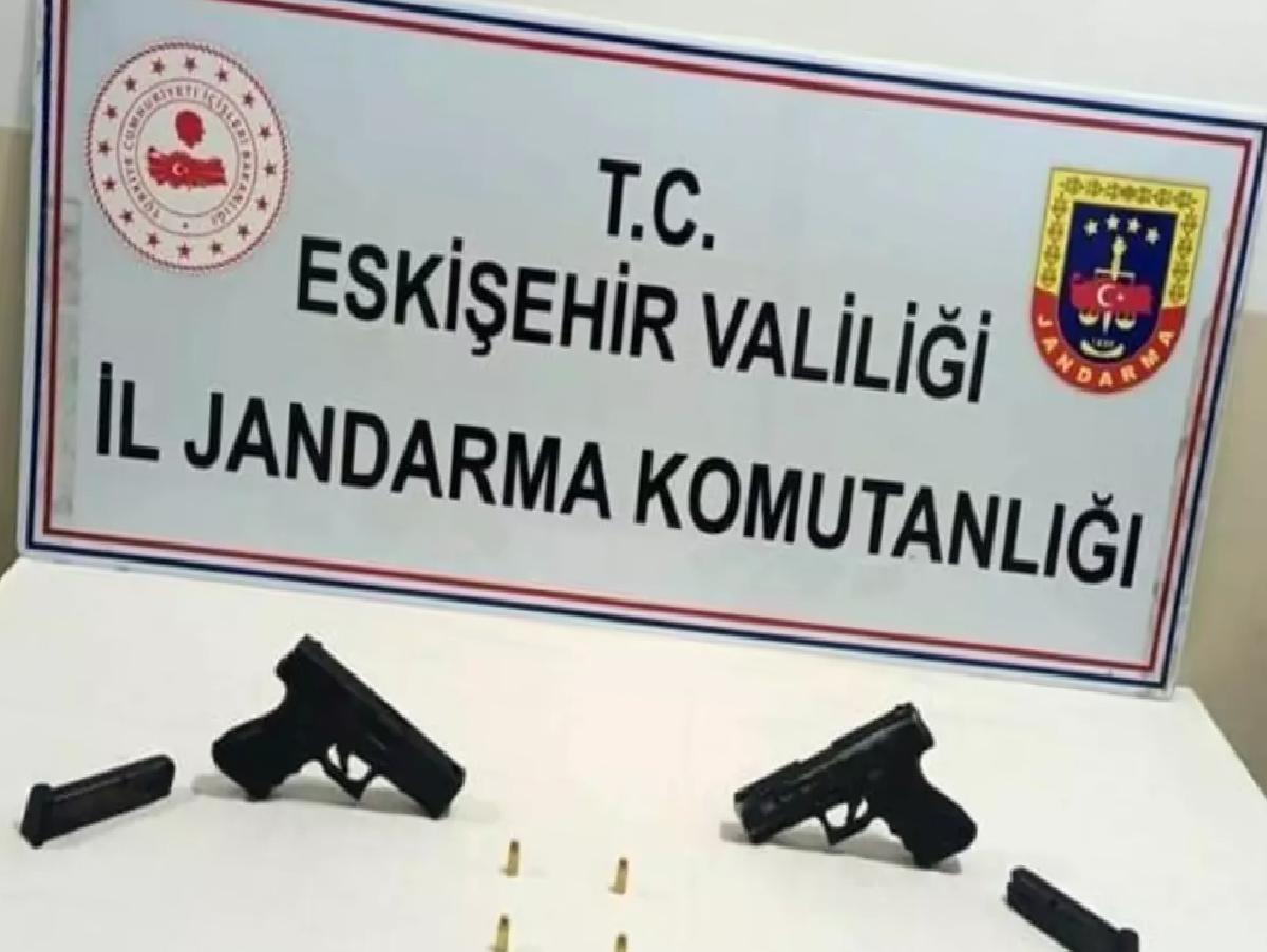 Eskişehir’de Ruhsatsız Tabanca Satışı Operasyonu
