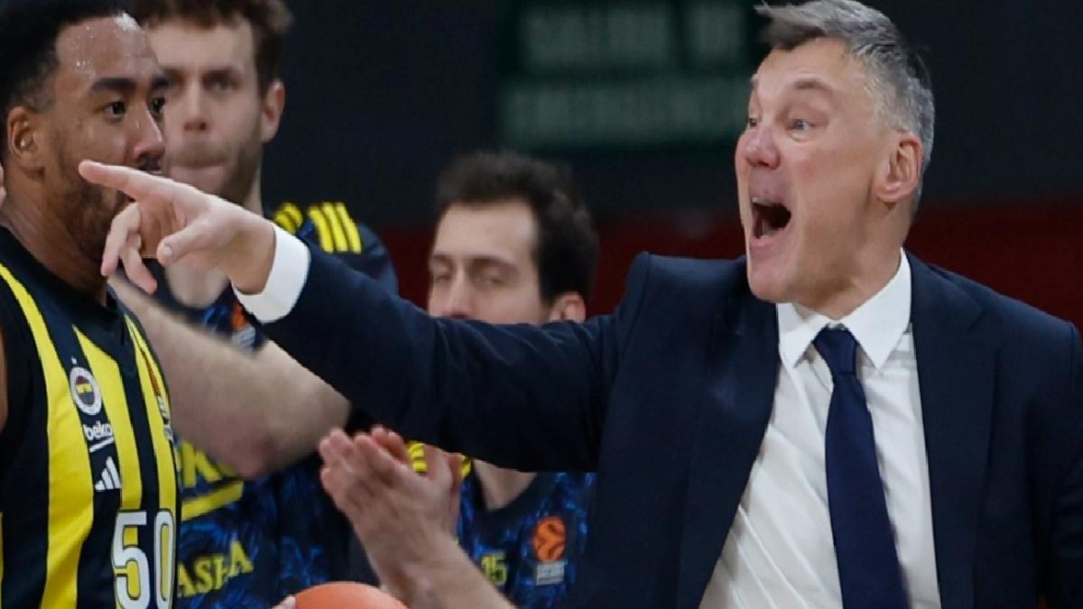 EuroLeague’de yılın başantrenörü Sarunas Jasikevicius seçildi