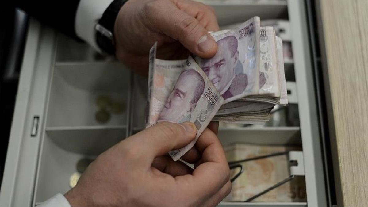 Ev kadınlarına emeklilik hakkı yolda: Primlerin 3’te birini devlet ödeyecek