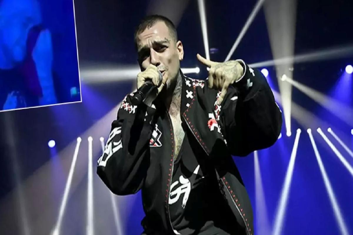 Ezhel konserinde iğrenç olay! Yaptığı hareketle hayrete düşürdü