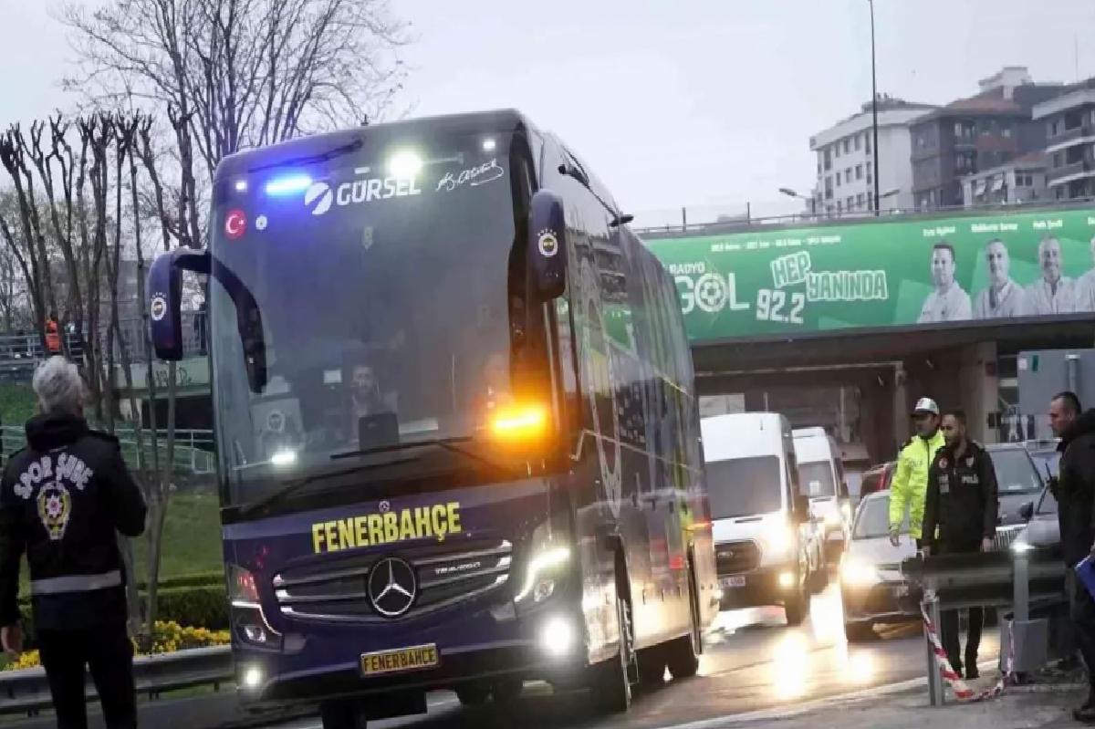 Fenerbahçe-Galatasaray Derbisi İçin Stadyumda