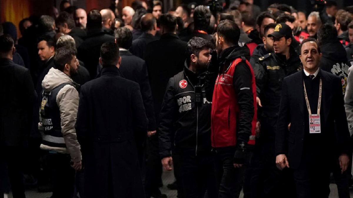 Fenerbahçe – Galatasaray derbisinde 30 bin 199 polis görev yapacak