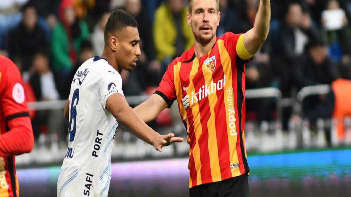 Fenerbahçe – Kayserispor maçının ilk 11’leri