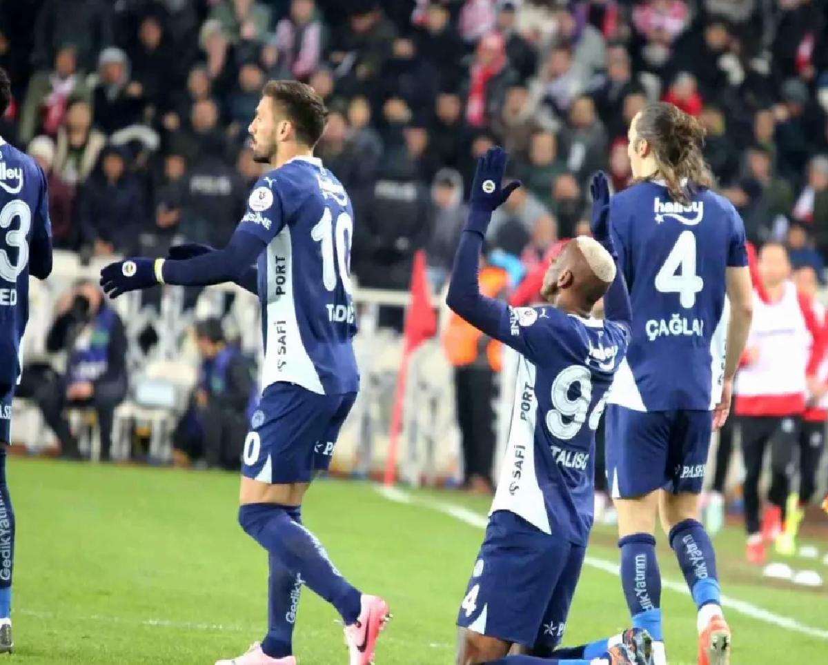 Fenerbahçe, Sivasspor’u 3-1 Geçerek 3. Galibiyetini Aldı
