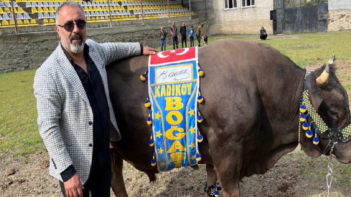 Fenerbahçe taraftarından Ali Koç’a boğalı destek