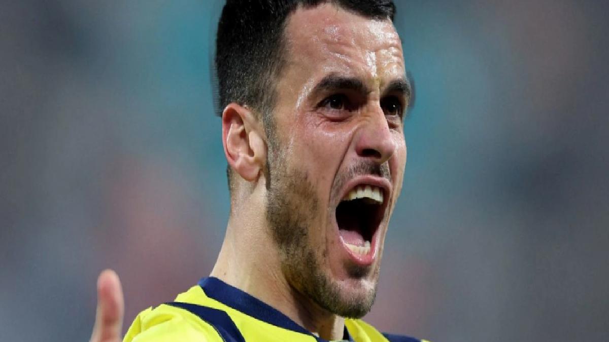 Fenerbahçe’de hedef Filip Kostic’in bonservisini almak