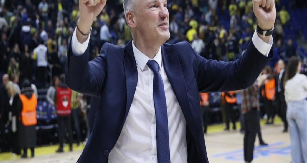 Fenerbahçe’nin koçu Jasikevicius’a büyük onur