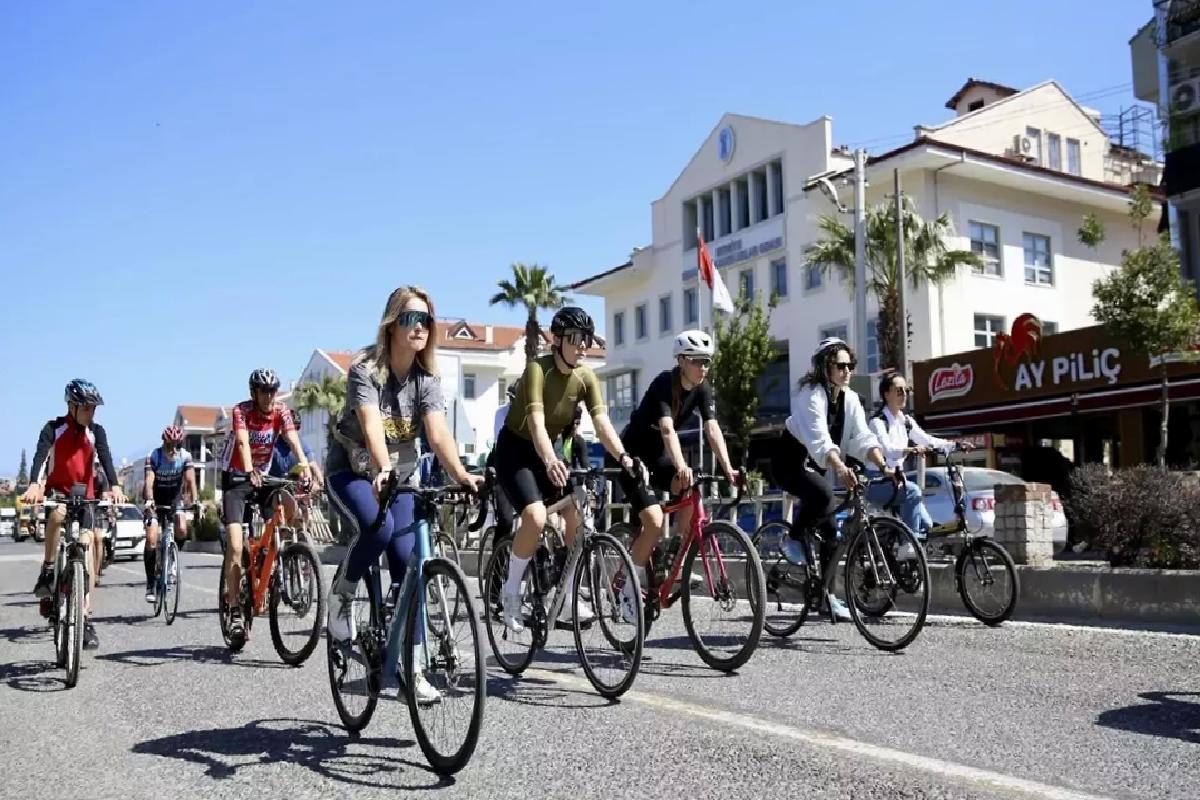 Fethiye’de Bisikletliler Kazada Ölen Arkadaşını Andı
