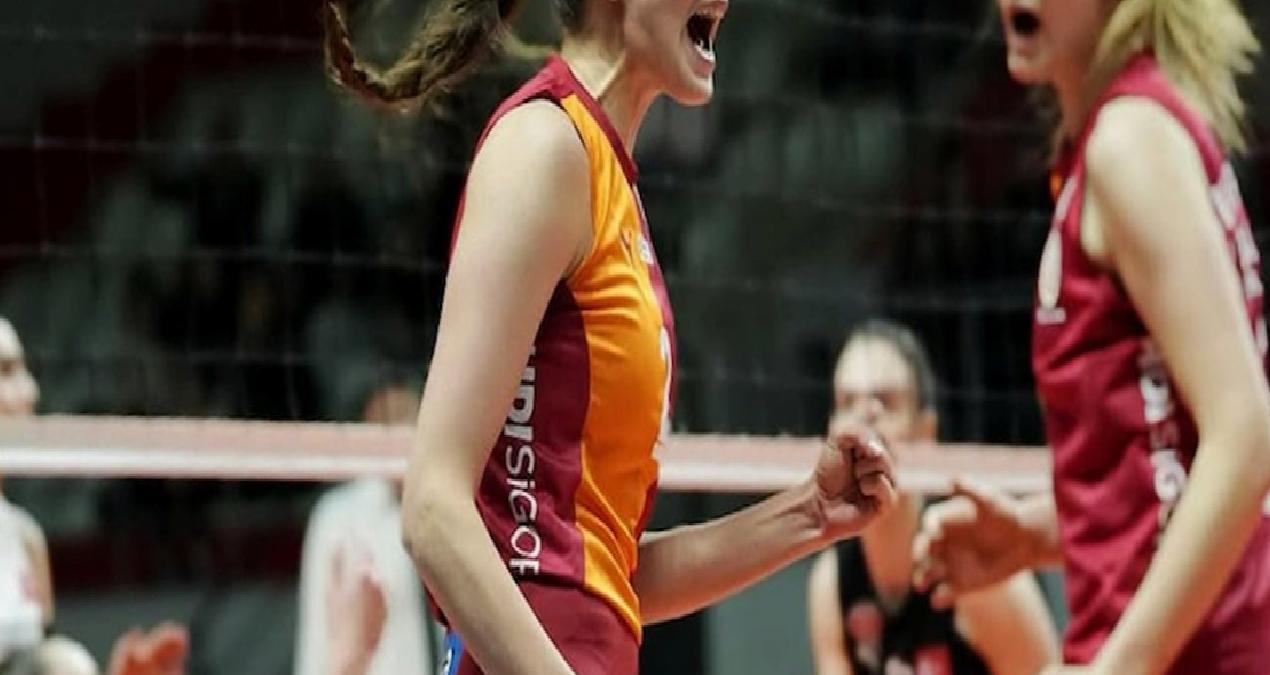Galatasaray kaptanı, TRT’den kovulan Aybüke Pusat’a destek verdi