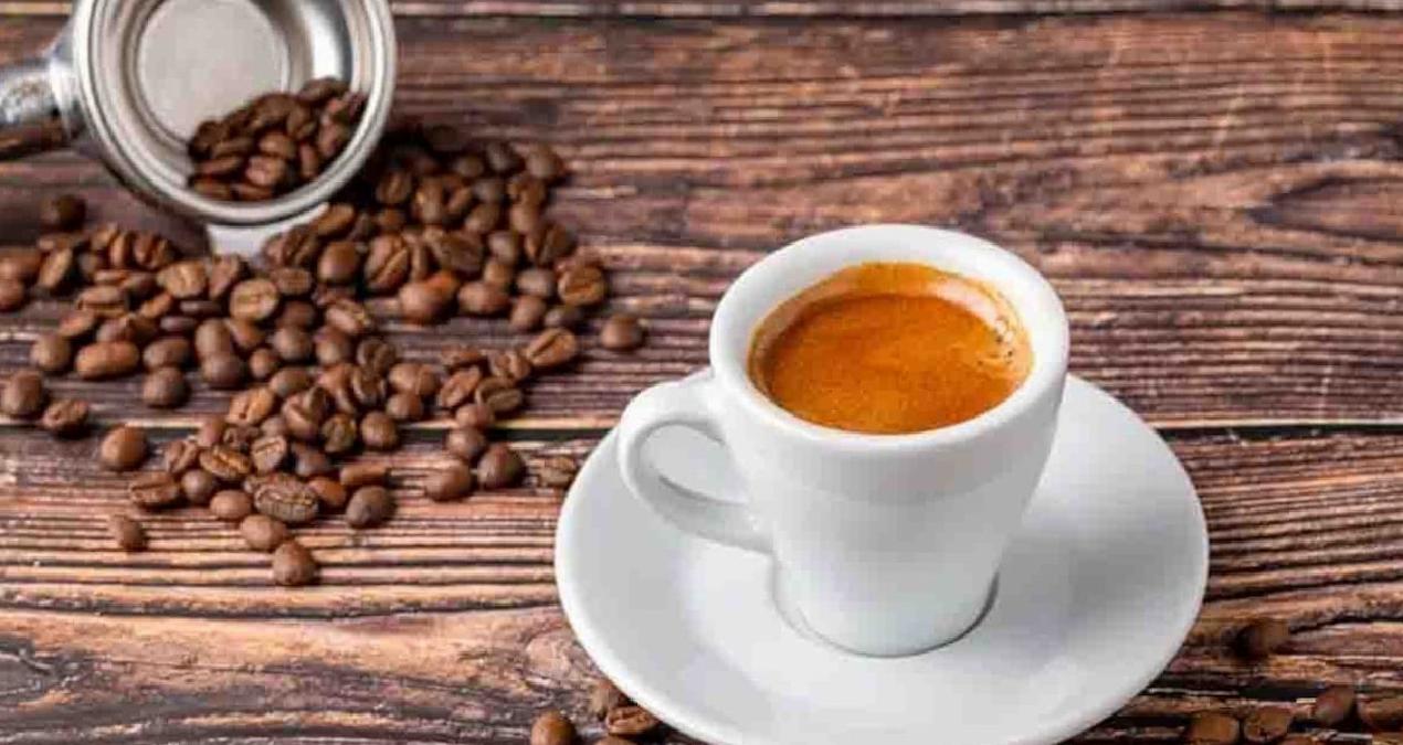 Gastroenterolog ‘sihir’ diyerek paylaştı: Her gün kahvesine bir tutam ekliyor