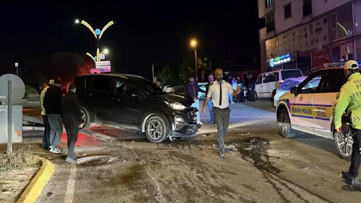 Gebze’de Cip ile Otomobil Çarpıştı: 2 Yaralı