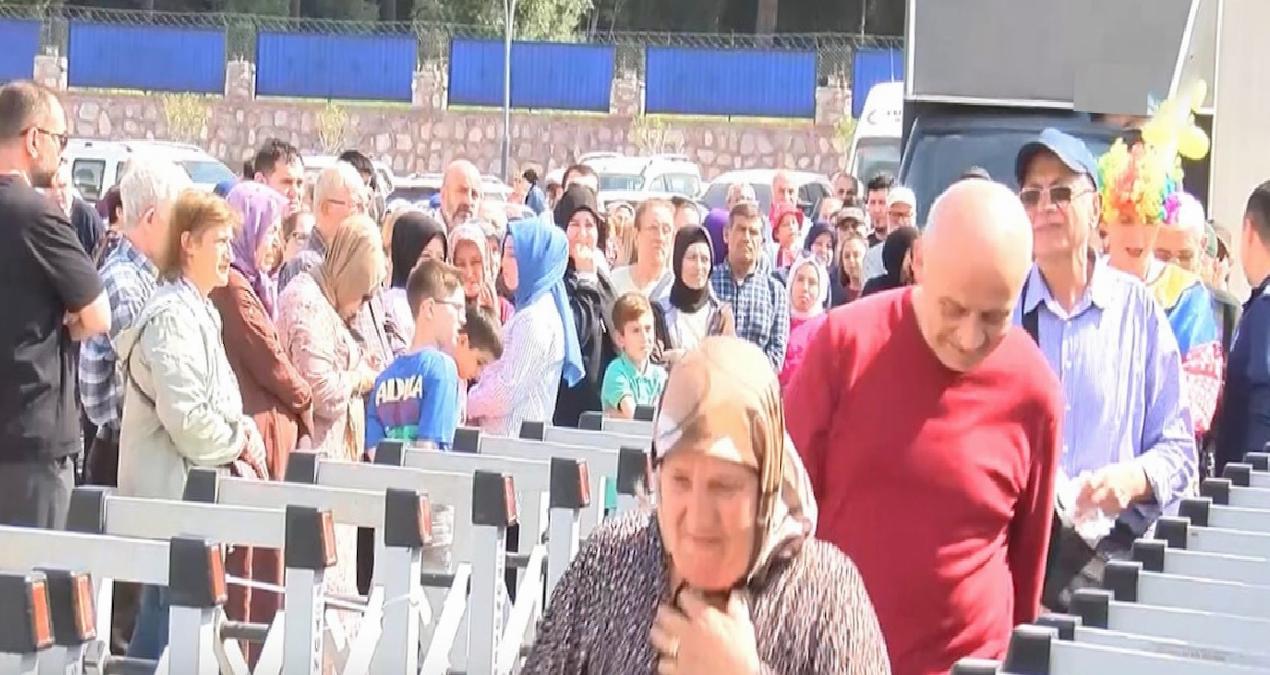 Gören kuyruğa girdi, 2 ton balık kısa sürede tükendi