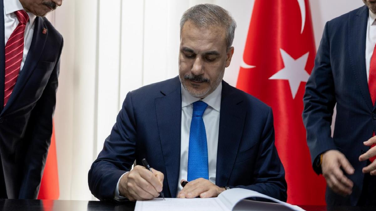 Hakan Fidan’dan Cezayir’e resmi ziyaret