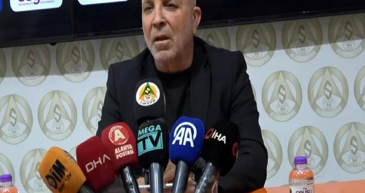 Hasan Çavuşoğlu: “Kümede kalabileceğimiz seviyeye kendimiz gelmeliyiz, başkasının ne yaptığı önemli değil”