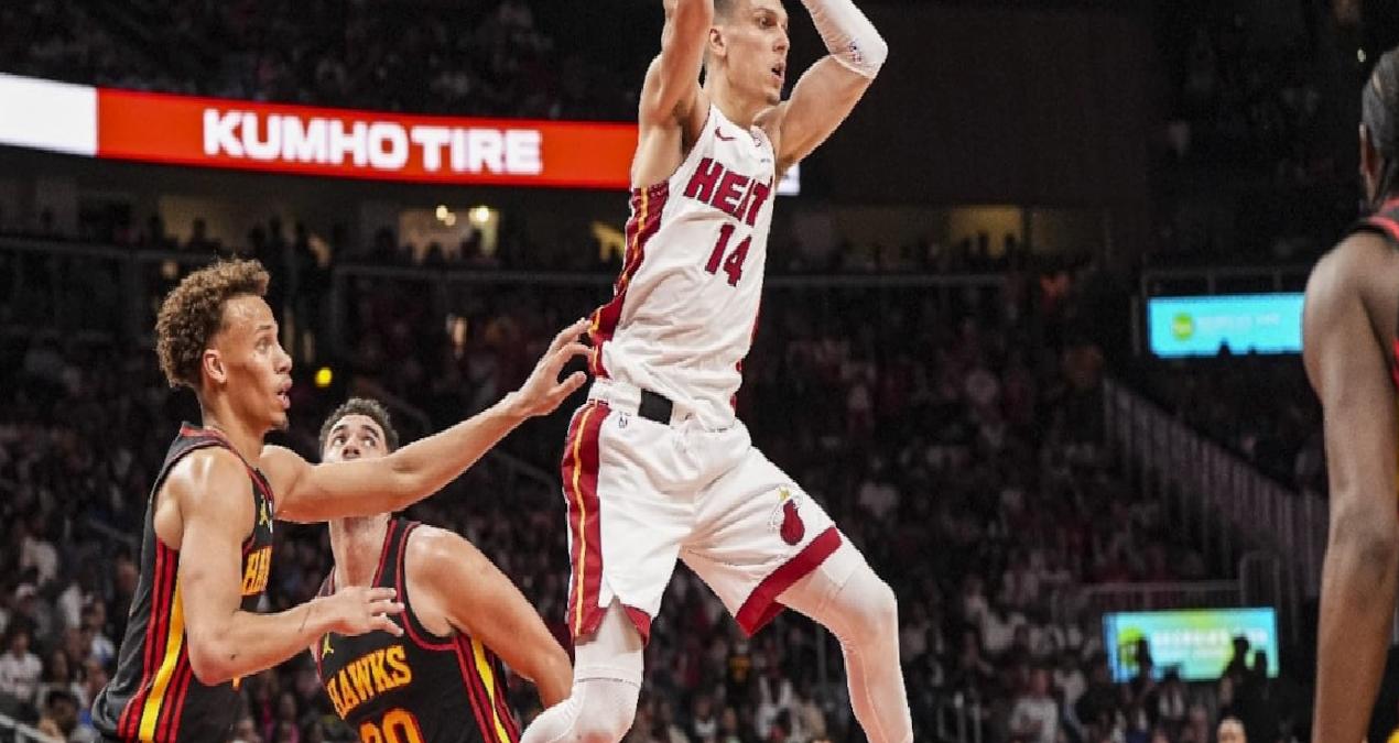 Heat’ten tarihi zafer! Play-off’a kaldı