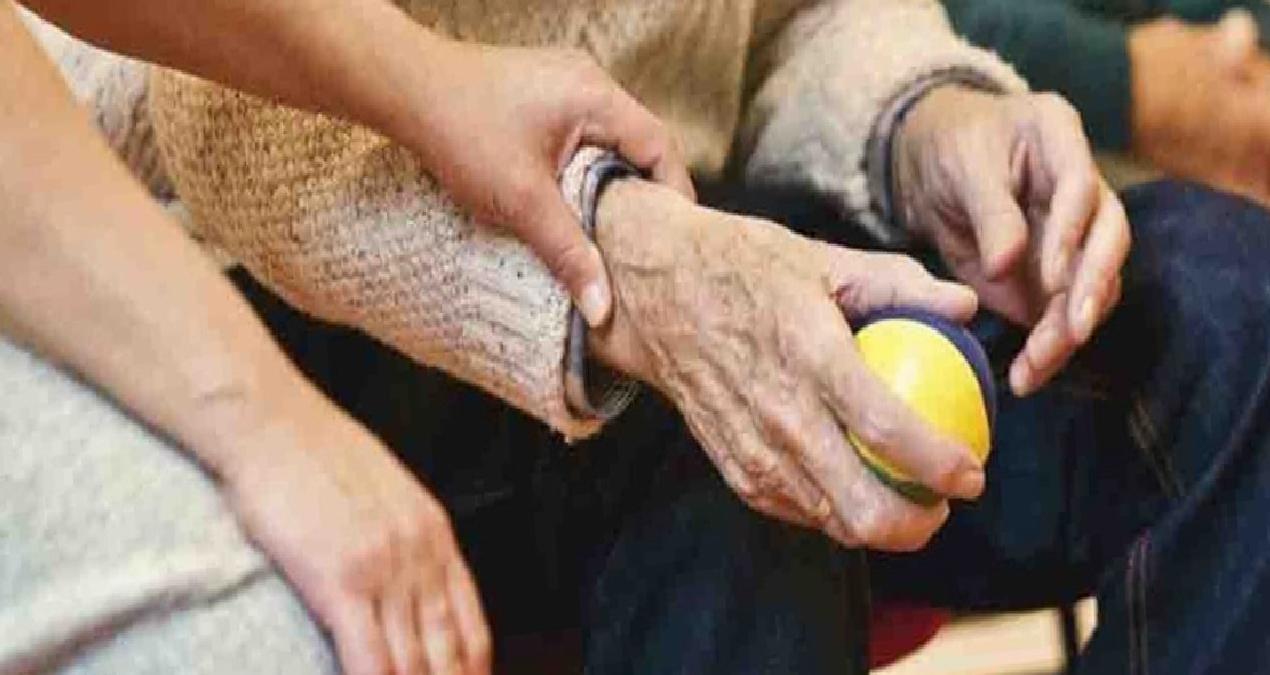 Her yıl yaklaşık 10 milyon kişiyi etkiliyor: İşte demans riskini azaltan 5 besin!