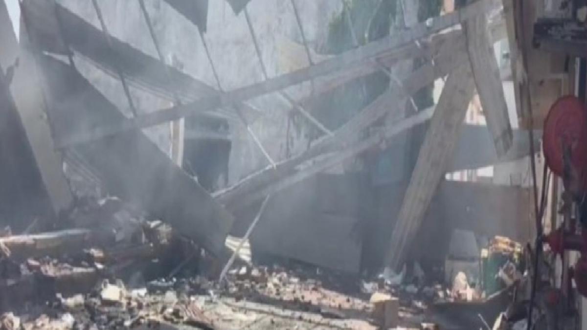 Hindistan’da havai fişek fabrikasında patlama: 17 ölü
