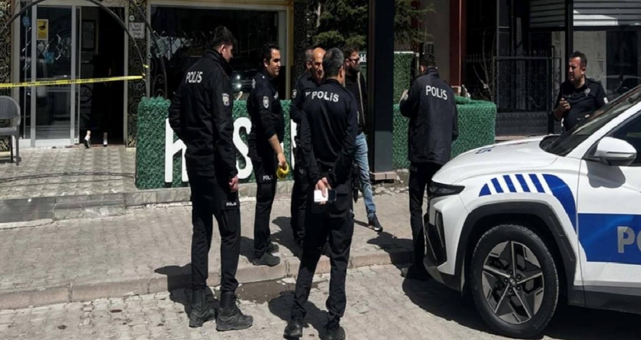 Husumetlisinin pastanede tabancayla vurduğu kişi, öldü
