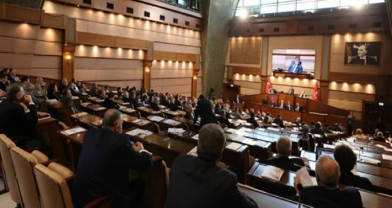İBB Meclisi’nde tarihi ayar… AKP’li isim dondu kaldı