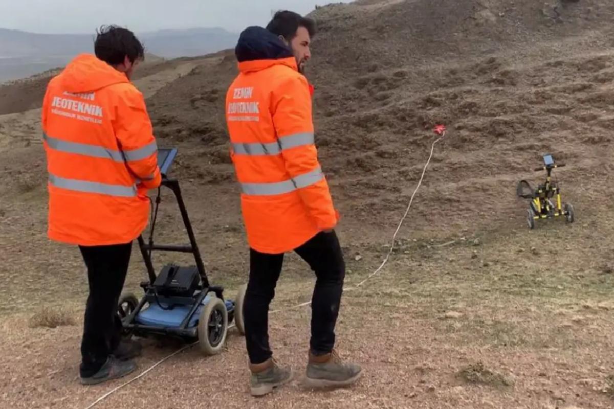 İncil arkeologları, Ağrı Dağın’da Nuh’un gemisini bulma çalışmalarına başladı