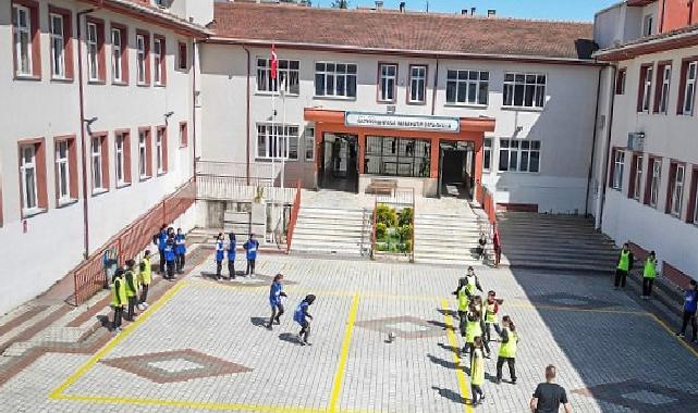 İnegöl’de Okul Bahçelerine Bahar Geldi