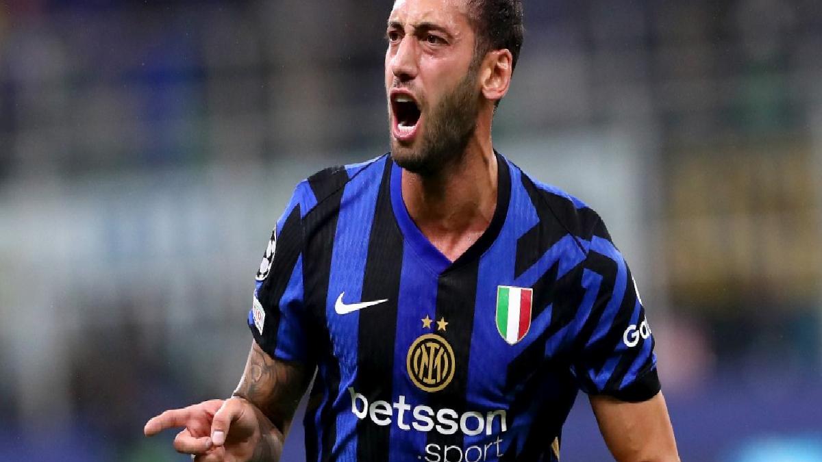 İngiliz devi Manchester United Hakan Çalhanoğlu’nun peşinde