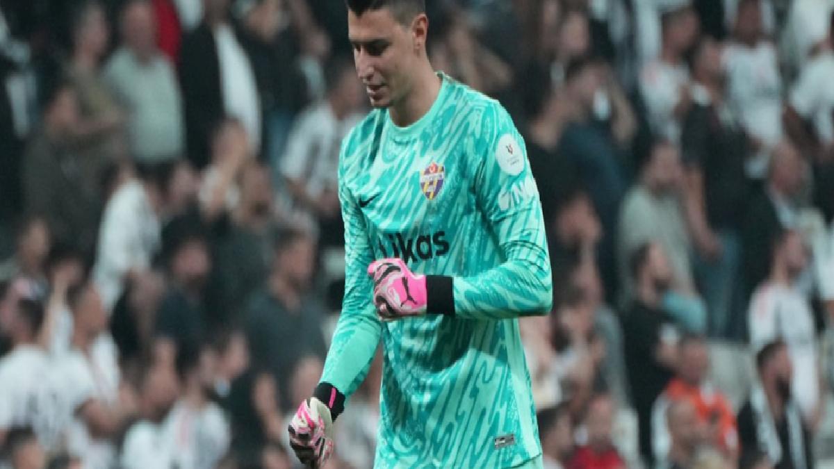 İngiliz devleri Berke Özer’i izlemeye geldi